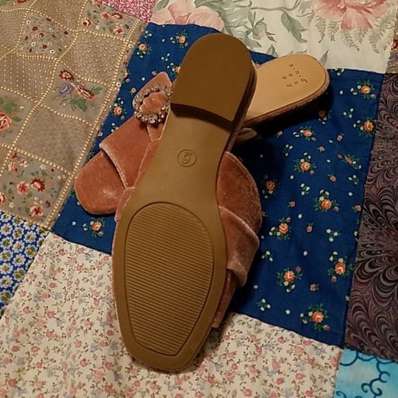 Pink Sandals - Picture 2 of 3